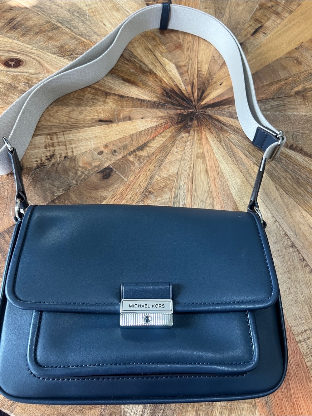 Medium Michael Kors Bradshaw Messenger Navy Leather Bag